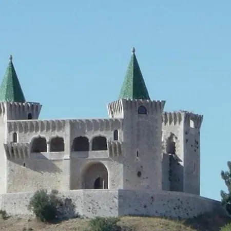 Historical 4 - Bedroom In