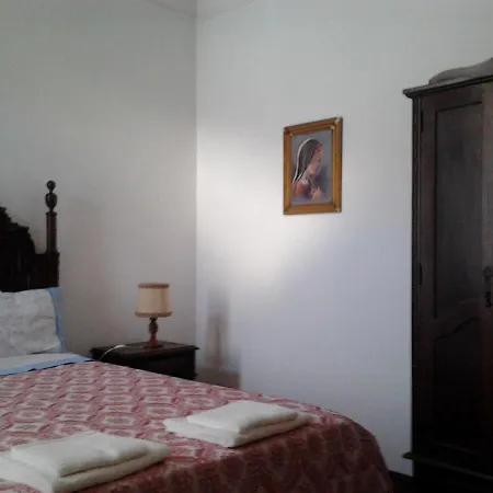 Historical 4 - Bedroom In Alcobaça