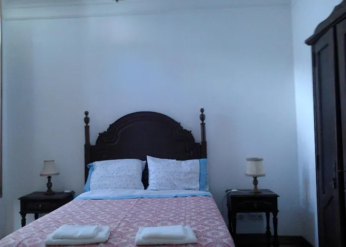 Вилла Historical 4 - Bedroom In Алкобаса