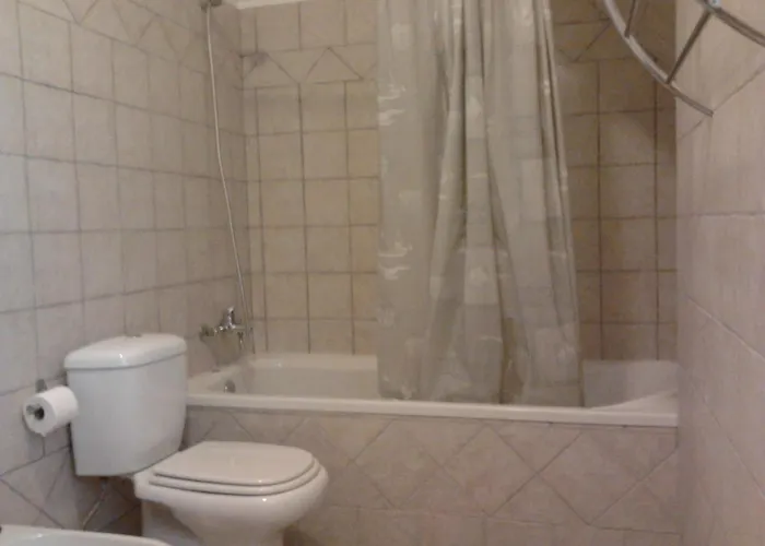 Вилла Historical 4 - Bedroom In Алкобаса