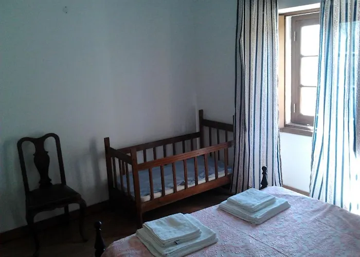 Historical 4 - Bedroom In Вилла Алкобаса